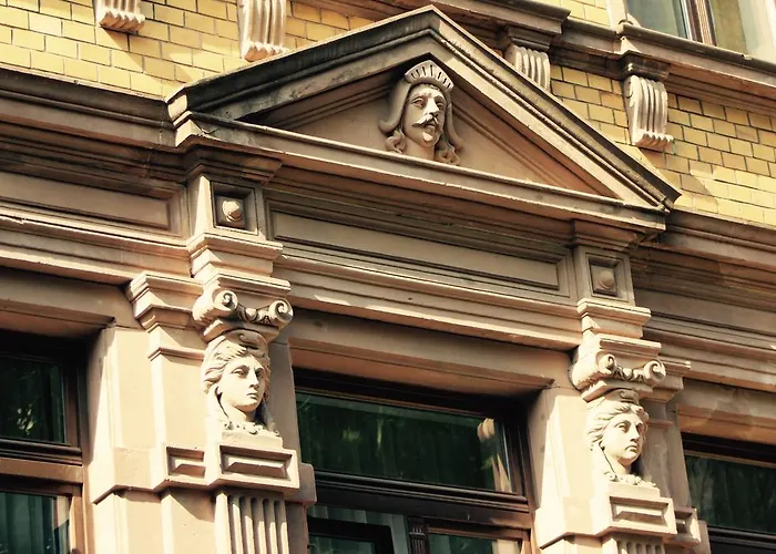 Zur Guten Quelle ホテル 2*