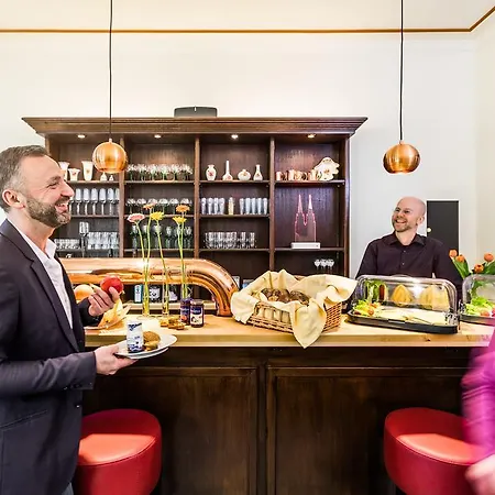 Zur Guten Quelle 2* كولونيا